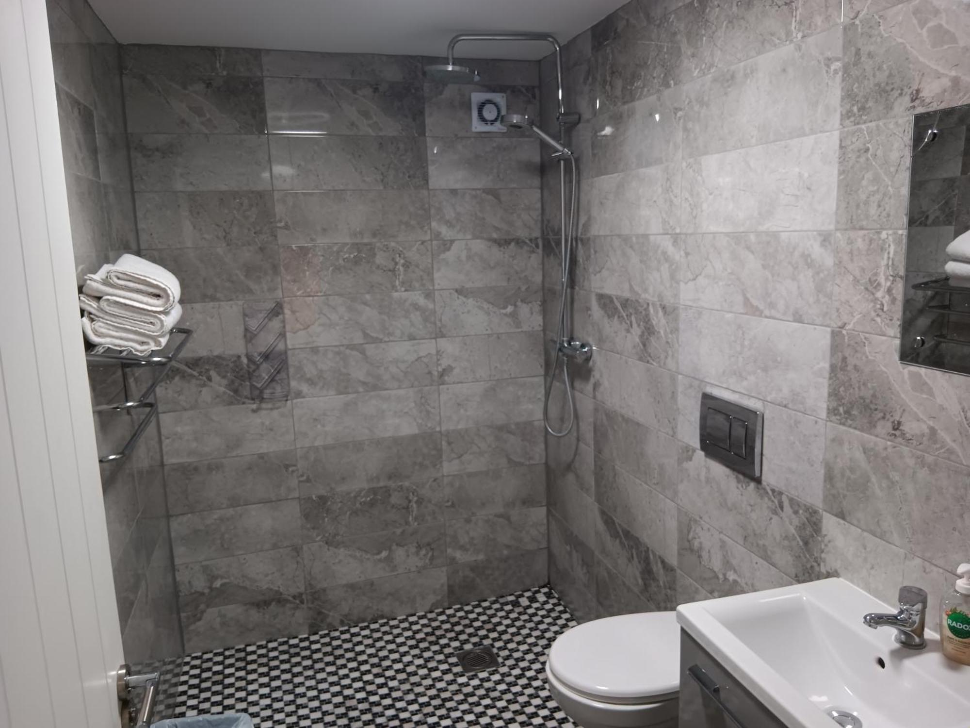 Matty'S Pub - Apartment'S Carlow Quarto foto